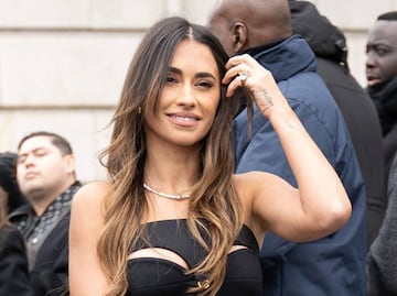 Antonela Roccuzzo paraliza Instagram con minivestido negro y silueta de ensueño