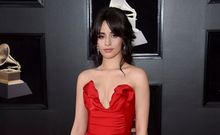 Camila Cabello luce top traslúcido ‘underboob’ en sesión fotográfica 