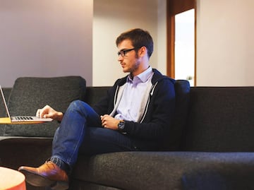 ¡Mejora en tu trabajo! 10 cursos gratuitos que puedes tomar en LinkedIn