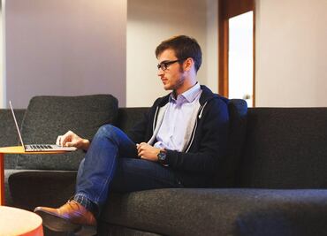 ¡Mejora en tu trabajo! 10 cursos gratuitos que puedes tomar en LinkedIn