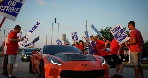 Por esta razón, cerca de 50 mil trabajadores de GM están en huelga en EU