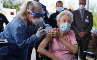 Nueva York critica al Gobierno por ampliar la elegibilidad sin más vacunas