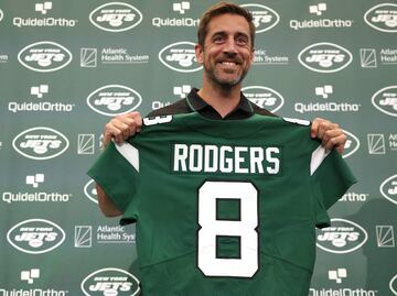 Aaron Rodgers, el nuevo “quarterback” de los Jets; “no soy un salvador”
