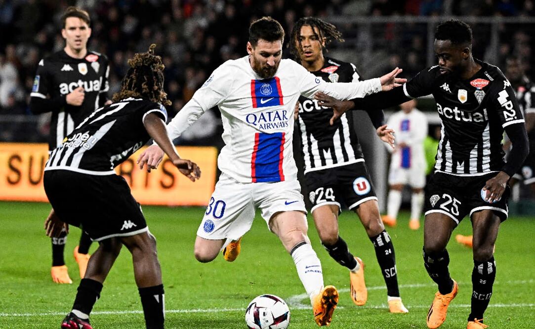 Messi y Mbappé se divierten y derrotan 2-0 a Angers. Foto AFP