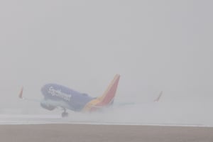 Tormenta invernal paraliza vuelos en Estados Unidos: más de 14 mil cancelaciones y caos aéreo