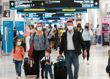 México suma 44,293 nuevos casos, cifra más alta de la pandemia