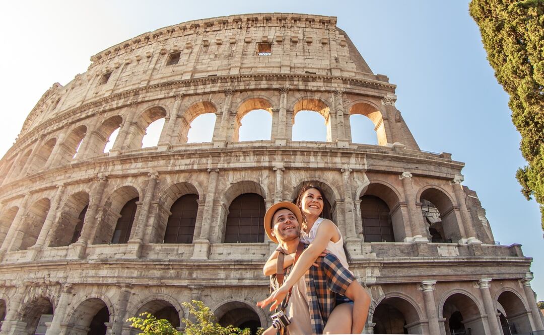Video viral muestra vandalismo en el Coliseo: Turista deja grabado su nombre en monumento histórico. iStock / TFILM