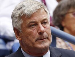 Fiscalía estudia volver a imputar al actor Alec Baldwin por la muerte de Halyna Hutchins