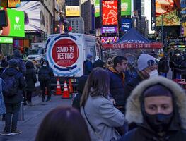 Por ómicron regresa el temor a Nueva York; cierran restaurantes y cancelan funciones