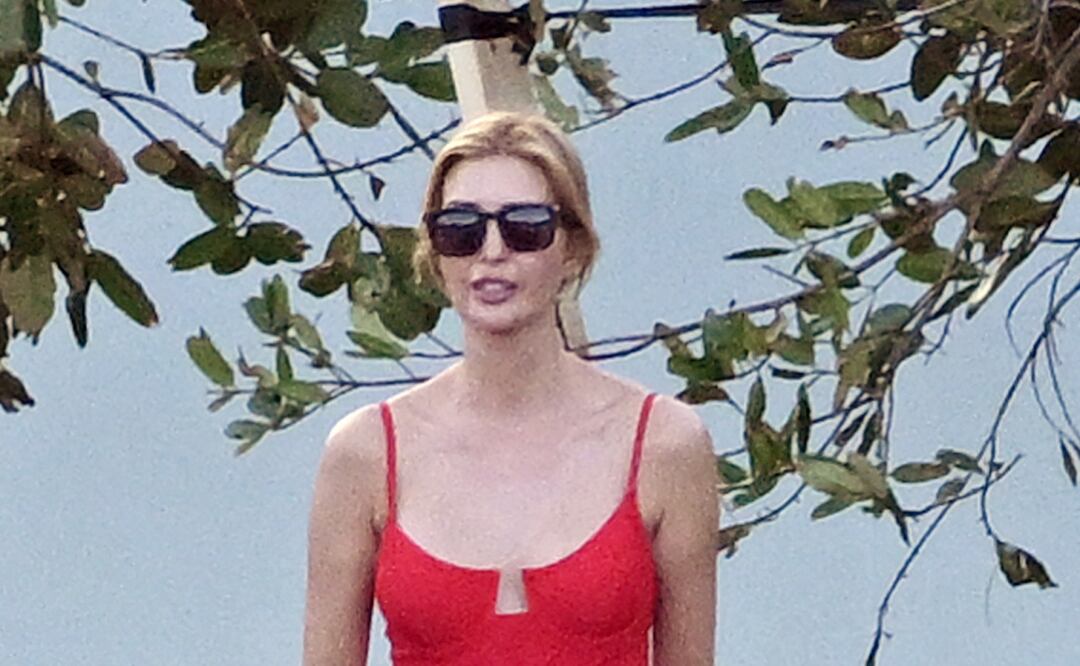 Ivanka Trump con traje de baño al estilo 'Baywatch". Foto: Grosby Group