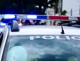 Detienen a policía que golpeó e intentó estrangular a su novia en Miami