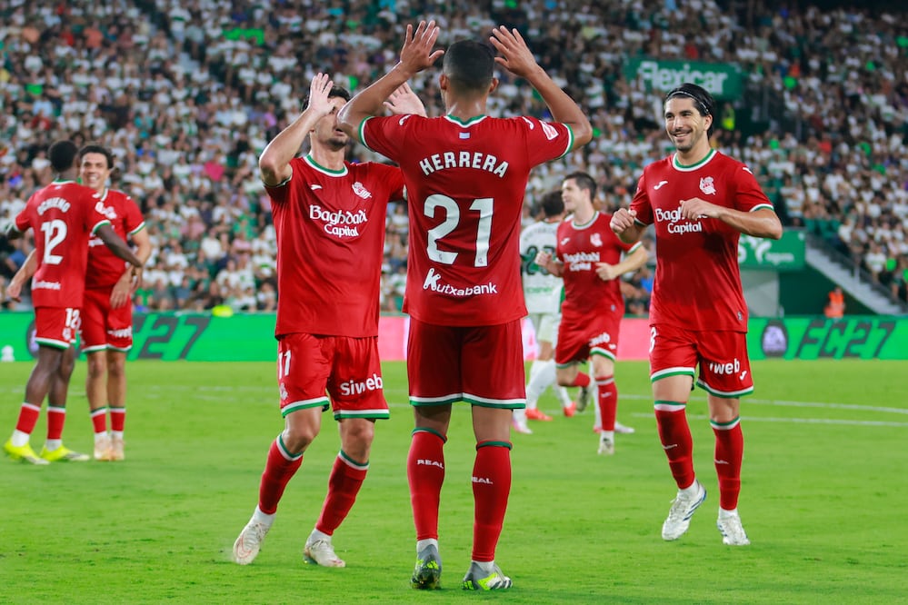 ¡Agónico! Real Sociedad se salva del Elche y gana 3-2 con gol al 89’. EFE / Pablo Miranzo.