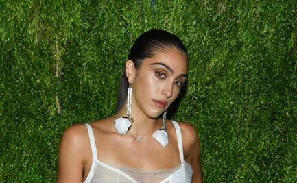 Hija de Madonna luce abdomen tonificado con top cruzado en sesión