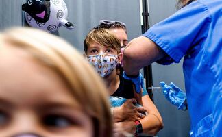 FDA valida la bivalente contra covid de Pfizer como refuerzo para niños de hasta 4 años