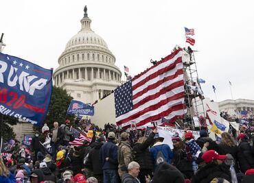 Asalto al Capitolio. Ex luchador que golpeó a policía pasará 40 meses en prisión