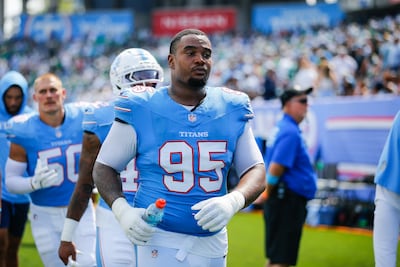 Jordan Elliott fue a buscar un arma tras pelea con compañero; los Titans lo despiden y la NFL investiga el caso