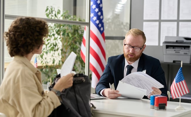 Examen de ciudadanía en Estados Unidos cambia con Trump: USCIS anuncia requisitos más duros