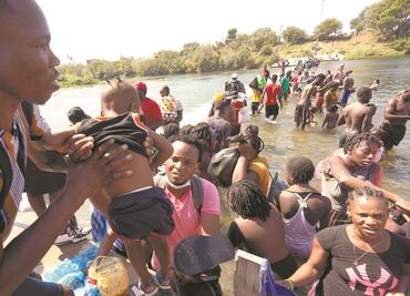 Ser negro y latino, doble "obstáculo" para cientos de migrantes en EU