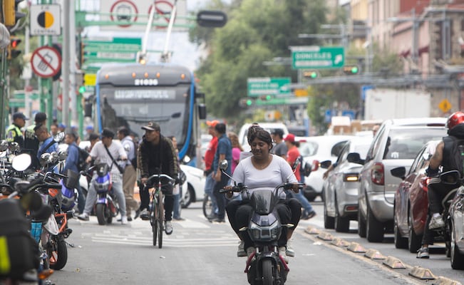 Nuevas normas para bicis eléctricas y scooters en CDMX: ¿licencias y placas?
