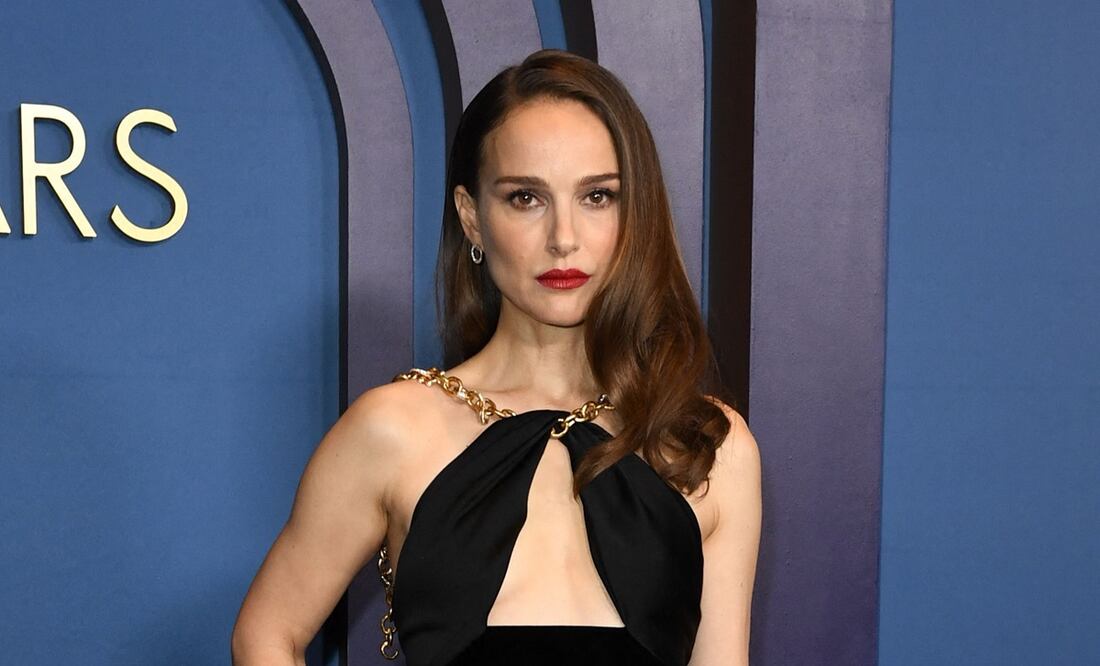 Natalie Portman luce radiante con vestido ‘de la venganza’ de escote abierto en los Governors Awards. Foto: AFP