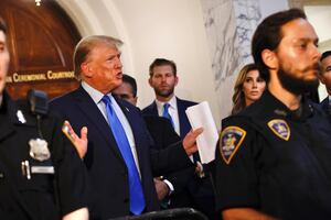 Trump se defiende en el juicio por fraude: 'Mis declaraciones financieras son fenomenales'