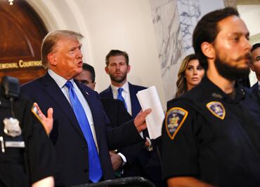 Trump se defiende en el juicio por fraude: 'Mis declaraciones financieras son fenomenales'