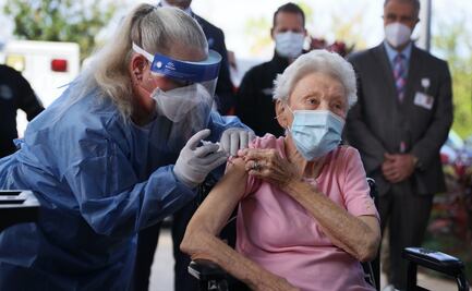 Florida lleva vacuna a residencias geriátricas en pleno auge de Covid