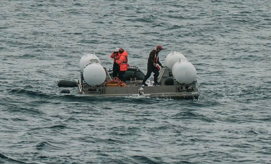 Un buque, drones acuáticos y aviones buscan el submarino turístico que iba al Titanic. (Action Aviation via AP)