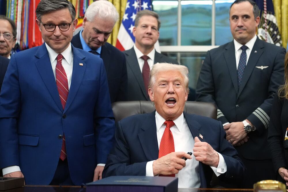 Trump firma el fin del cierre de Gobierno y lanza advertencia al Congreso: “Esto no debe repetirse” Foto: AP /Jacquelyn Martin