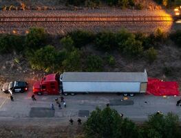 Mueren 50 migrantes asfixiados en San Antonio, Texas; 22 de ellos mexicanos