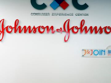 Imponen multa millonaria a Johnson & Johnson por adicción a opioides
