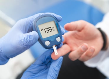 ¿Tienes diabetes? Lo que debes saber sobre viajar con medicamentos y suministros a Estados Unidos