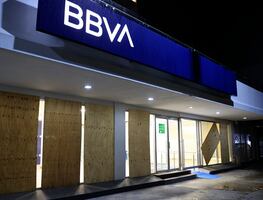 Banqueros alistan "Plan Billetes" para afectados por huracán Otis en Acapulco