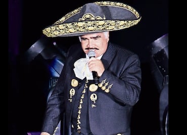Descartan daño cerebral de Vicente Fernández; se mantiene grave