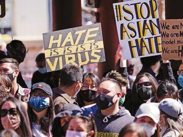 Hombre asiático recibe brutal golpiza mientras comía en California