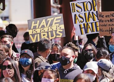 Hombre asiático recibe brutal golpiza mientras comía en California