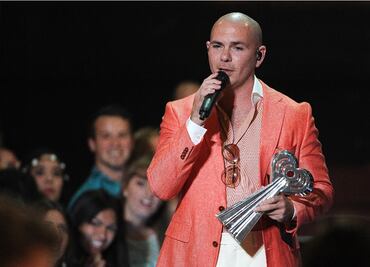 Video. Pitbull pide ayuda a Jeff Bezos para el pueblo cubano