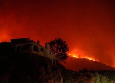 Incendio en Malibú: 6,000 evacuados y una universidad rodeada por las llamas de "Franklin". VIDEOS
