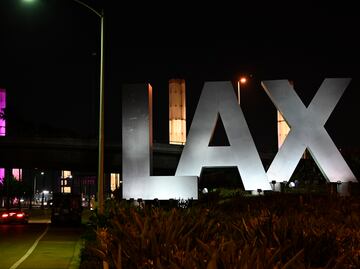 Arrestan a agente por acosar a mujer durante revisión en aeropuerto de EU