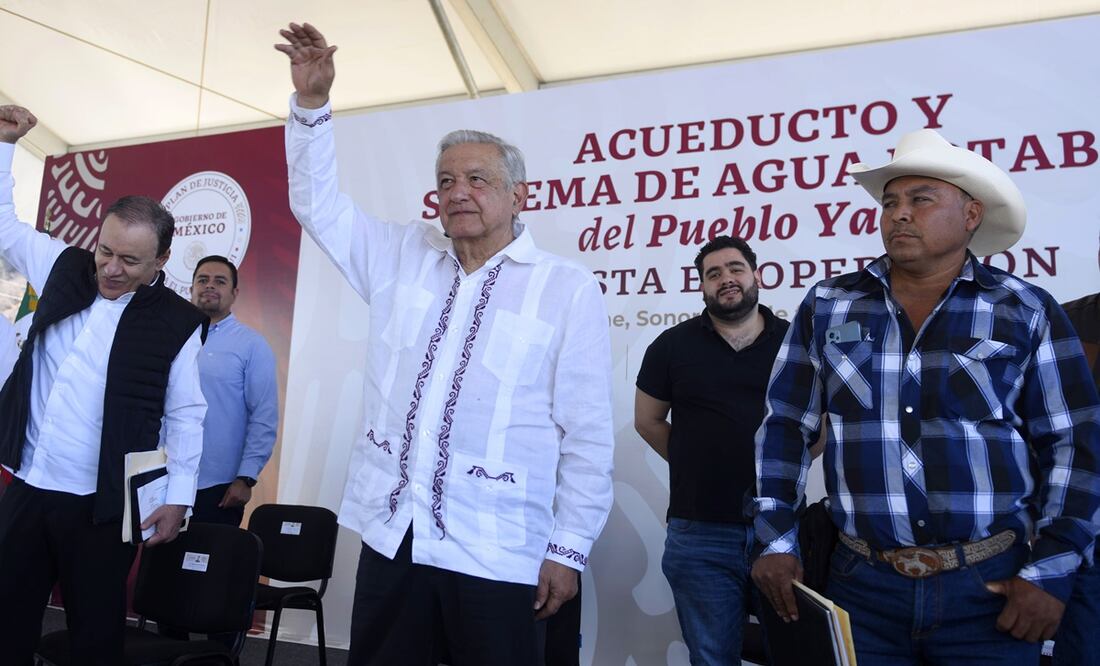 AMLO inaugura obra que llevará agua al pueblo Yaqui, en el sur de Sonora. Foto: EFE