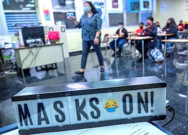 Nueva York obliga a maestros y personal de escuelas públicas a vacunarse contra Covid