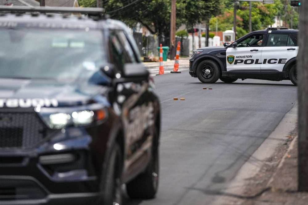 Agente de ICE mata a migrante mexicano durante operativo en Texas; FBI investiga el caso. Foto: (Jacob Lujan/Houston Chronicle via AP)
