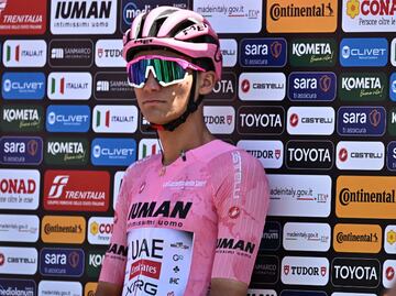 ¡Orgullo mexicano! Isaac Del Toro sigue de rosa en el Giro tras el primero de dos grandes duelos de montaña