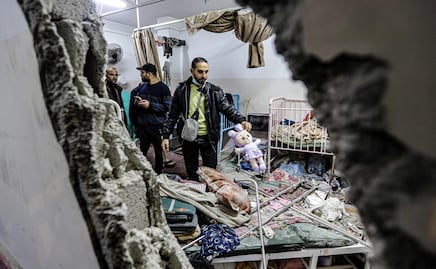 Israel permite el paso de ayuda humanitaria a Gaza, pero lanza ataques a dos de sus hospitales