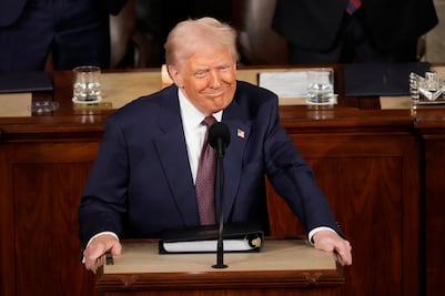 Trump celebra sus primeros 100 días con ataque a migrantes, jueces y medios: “No hemos hecho más que empezar”