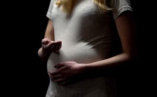 Encarcelada en Florida presenta demanda para que su hijo no nazca en prisión