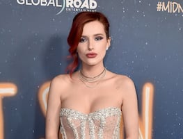 Bella Thorne sorprende con braless y vestido de látex al estilo Barbie en Instagram