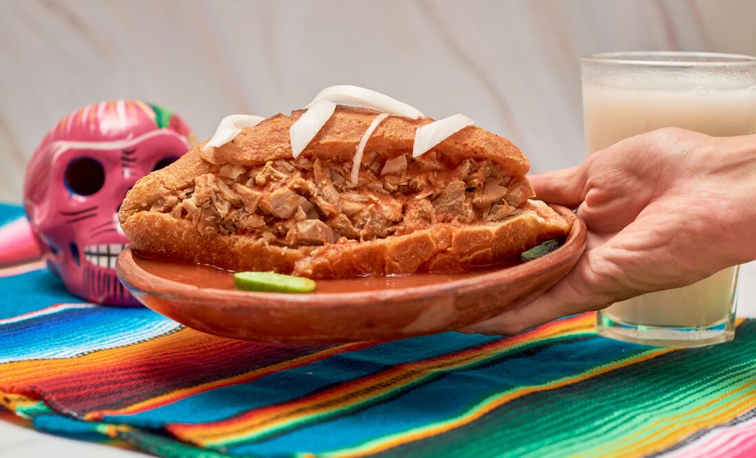 La torta ahogada, de Guadalajara, se consagra entre los mejores sándwiches del mundo, según Taste Atlas. Foto iStock / Fabián Montano