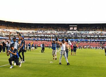 Querétaro vs Atlas. Querétaro jugará un año a puerta cerrada; veto a la “barra” de los Gallos