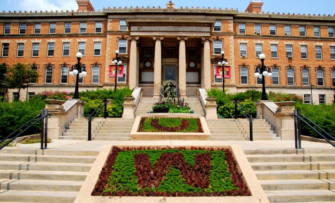 Escándalo en la Universidad de Wisconsin: Ex rector participó en video para adultos. Foto iStock / youngryand